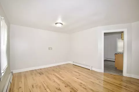 38 Collins St, Springfield, MA 01109 photo 16