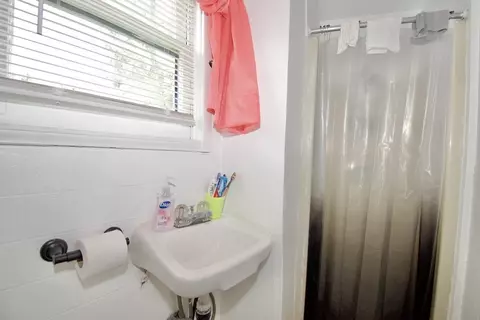 38 Collins St, Springfield, MA 01109 photo 31
