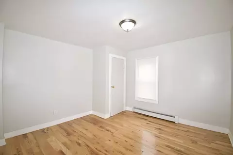 38 Collins St, Springfield, MA 01109 photo 6
