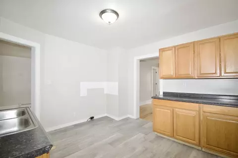 38 Collins St, Springfield, MA 01109 photo 12