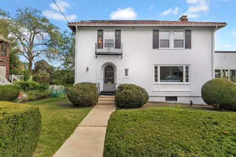 113 Gray St, Arlington, MA 02476