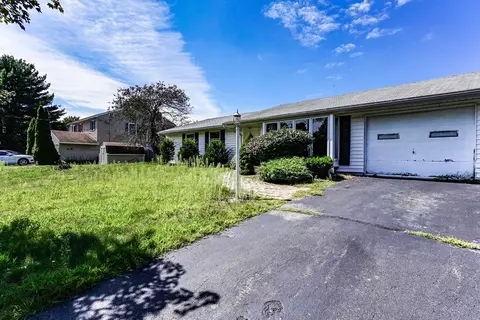 10 Corey Dr, Peabody, MA 01960