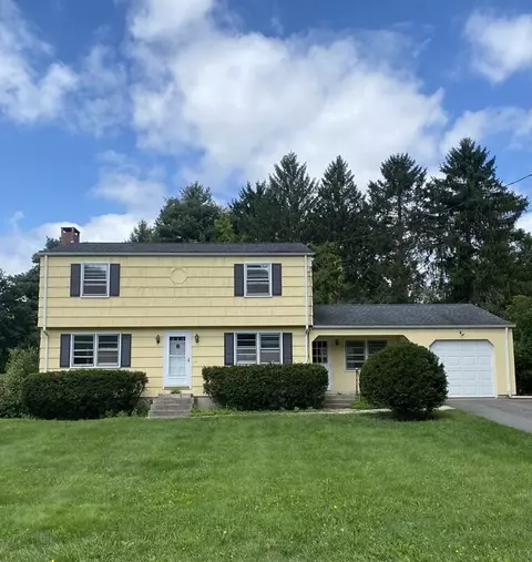 29 Justice Dr, Amherst, MA 01002