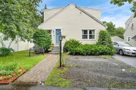 90 Poplar St, Danvers, MA 01923
