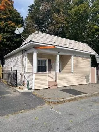 29 Calmar St, Brockton, MA 02301