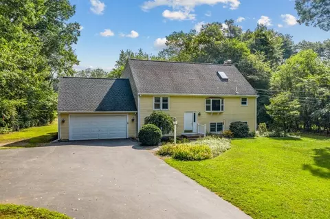 15 N Precinct St, Lakeville, MA 02347