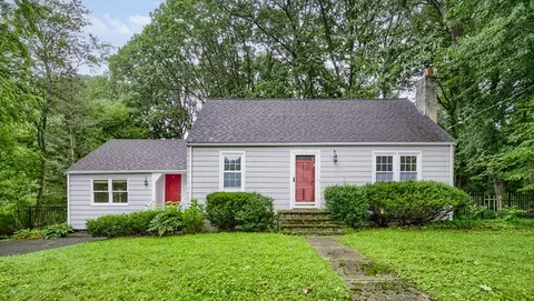 33 Colonial Rd, Auburn, MA 01501