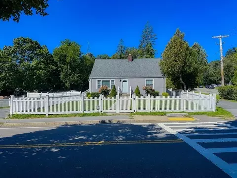 733 Grove St, Worcester, MA 01605