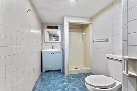 129 Catherine St, Chicopee, MA 01013 photo 34