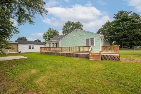 129 Catherine St, Chicopee, MA 01013 photo 4