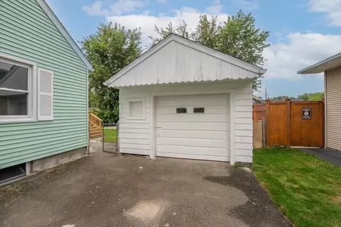 129 Catherine St, Chicopee, MA 01013 photo 41