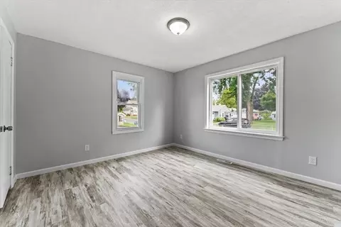 129 Catherine St, Chicopee, MA 01013 photo 25
