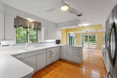 7 Wayside Ln, Canton, MA 02021 photo 5