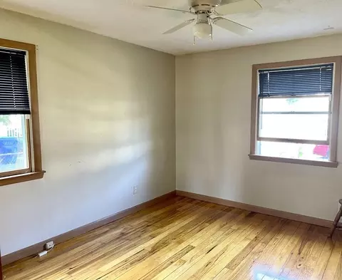 17 Midway St, Springfield, MA 01151 photo 7