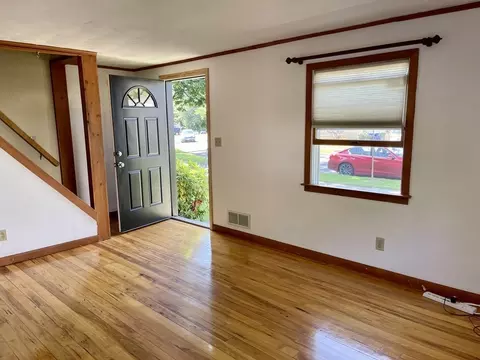 17 Midway St, Springfield, MA 01151 photo 5