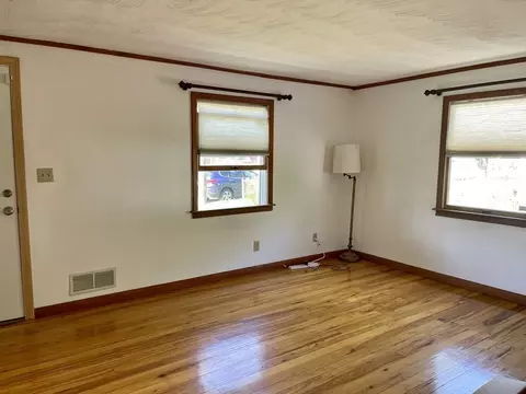 17 Midway St, Springfield, MA 01151 photo 6