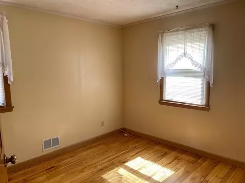 17 Midway St, Springfield, MA 01151 photo 8