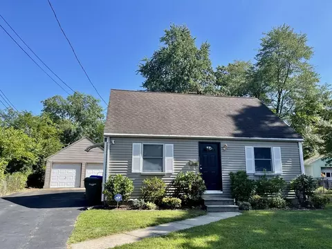 17 Midway St, Springfield, MA 01151 photo 2