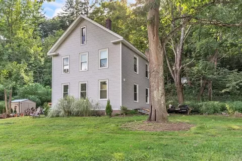 34 Worthington Rd, Huntington, MA 01050