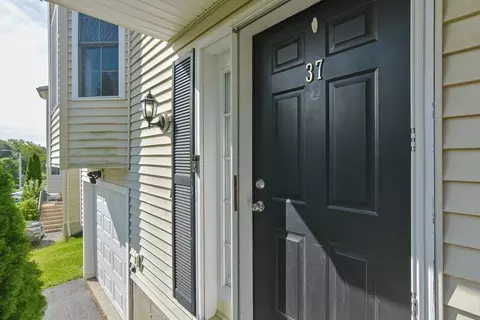 37 Nutmeg Dr, Worcester, MA 01603 photo 4
