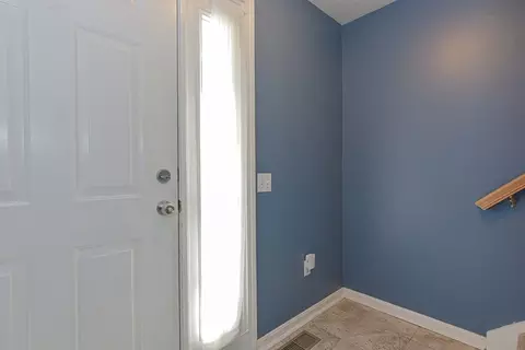 37 Nutmeg Dr, Worcester, MA 01603 photo 5