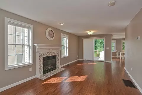37 Nutmeg Dr, Worcester, MA 01603 photo 8