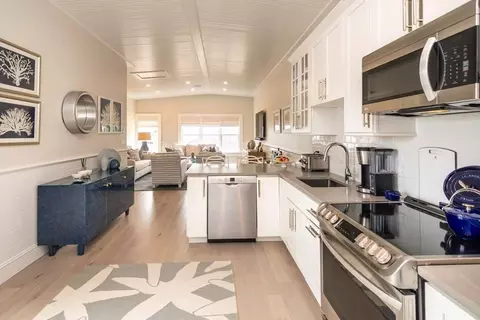 One Mariners Landing, Edgartown, MA 02539