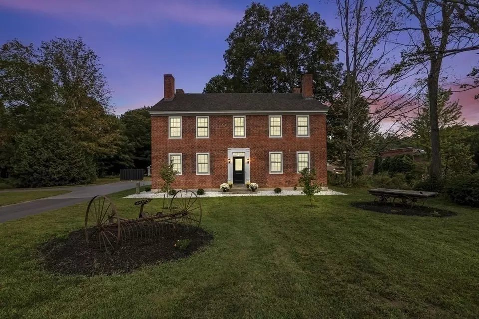  16 W Main St, Groton, MA 01450 photo 1