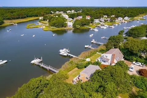 235 Edgewater Dr W, Falmouth, MA 02536