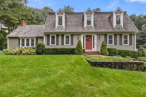 35 Simmons Dr, Duxbury, MA 02332