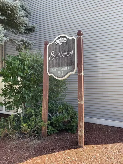 80 Smith St #5C, Lowell, MA 01851
