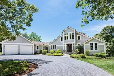 1075 Gardners Neck Rd, Swansea, MA 02777