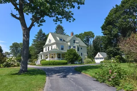140 Hartford Ave E, Uxbridge, MA 01569