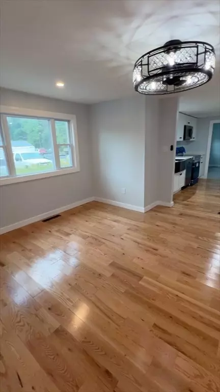 308 E Main St, Orange, MA 01364 photo 4