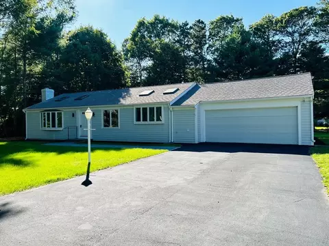 7 Guildford Rd, Barnstable, MA 02632