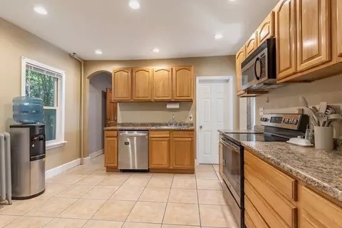 175 Hamilton St, Worcester, MA 01604 photo 6