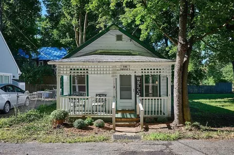 3 Walcott St, Montague, MA 01351