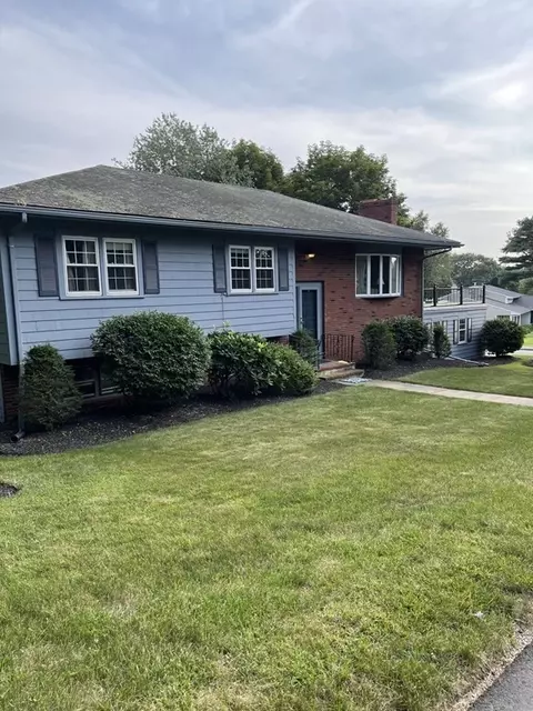 16 Logan Dr, Braintree, MA 02184