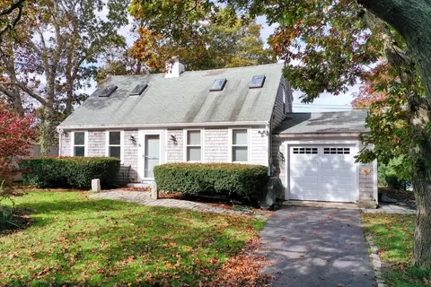 189 Tahanto Rd, Pocasset, MA 02559