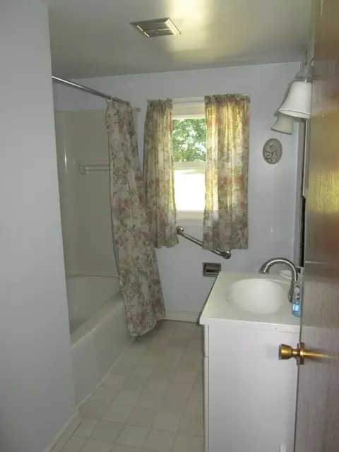 11 Ellen St, Webster, MA 01570 photo 17