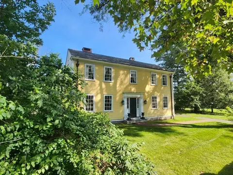 37 Belknap Rd, Framingham, MA 01701