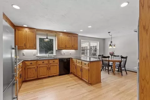 46 W River St, Upton, MA 01568 photo 8