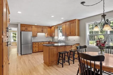 46 W River St, Upton, MA 01568 photo 7