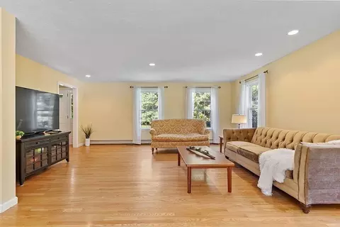 46 W River St, Upton, MA 01568 photo 16