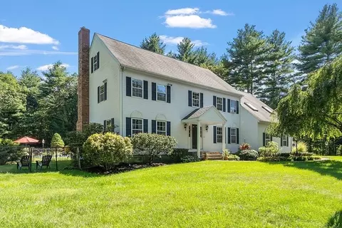 46 W River St, Upton, MA 01568 photo 1