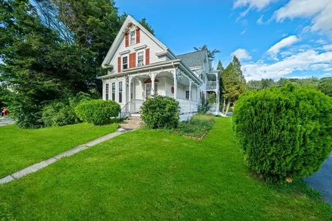 48 Quincy St, Holbrook, MA 02343