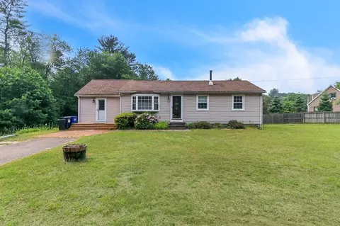 22 Clearbrook Dr, Belchertown, MA 01007