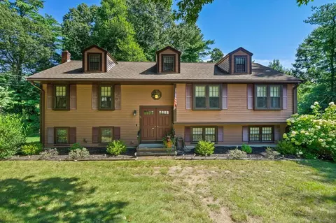 35 Lowell Rd, Pembroke, MA 02359