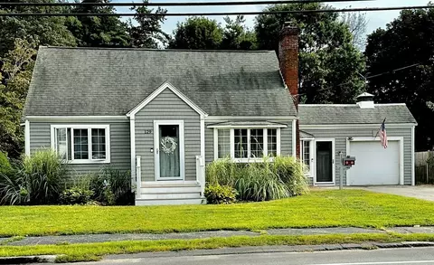 129 Conant St, Danvers, MA 01923