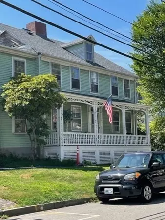 142 Bradford St, Bristol, RI 02809